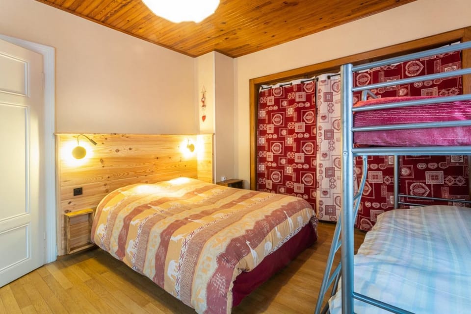 Property building, Living room, Bedroom