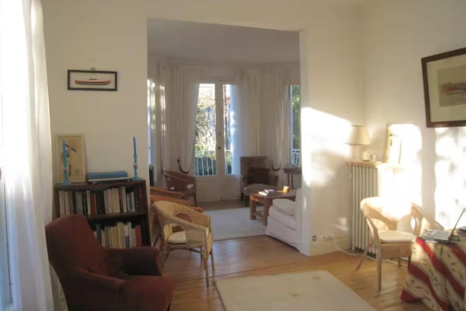 Large family villa 50m from the beach House in Arcachon