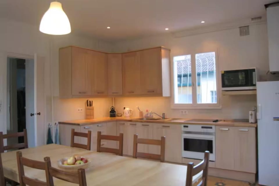 Large family villa 50m from the beach House in Arcachon