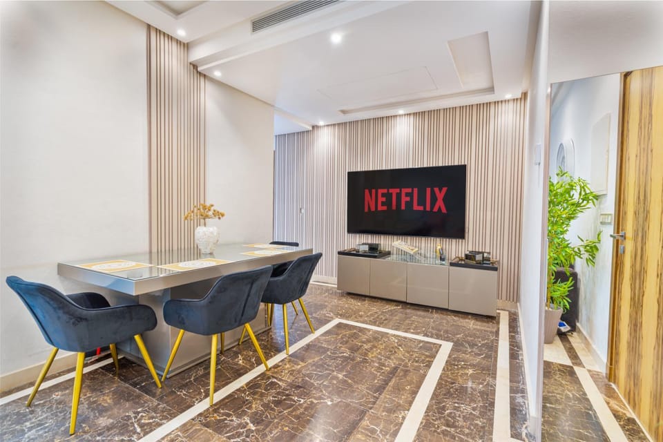 TV and multimedia, Seating area