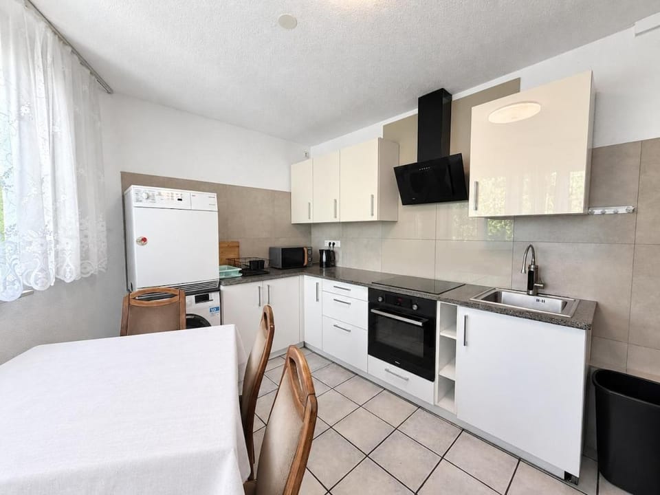 7 guests worker apartment in Ludwigshafen near BASF Apartment in Mannheim