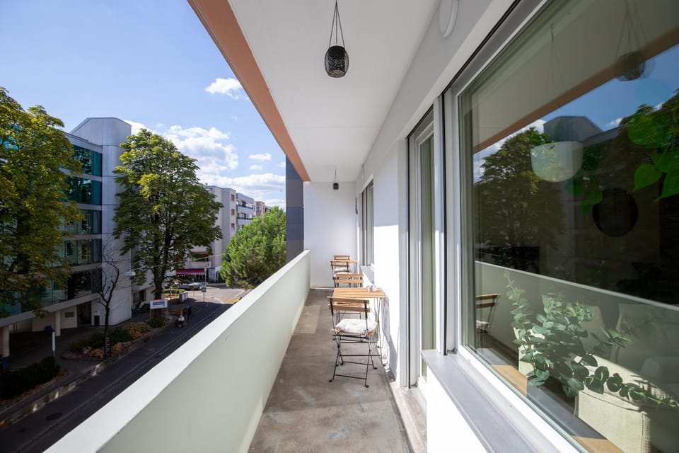 Urban Smart Living with balcony near Basel SBB & City Center - Special TRIO PICASSO 32 Apartment, up to 4 guests Apartment in Basel