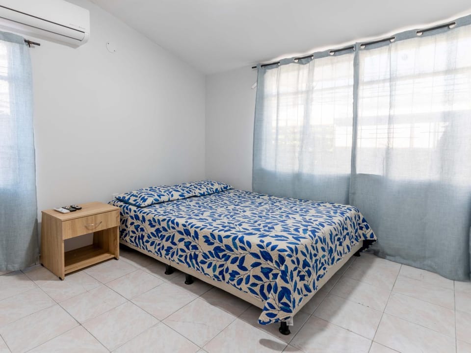 Bedroom, air conditioner