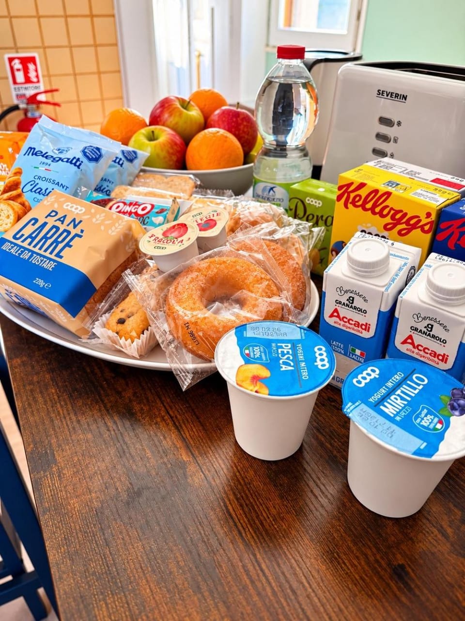 Food and drinks, Food, Breakfast, Continental breakfast