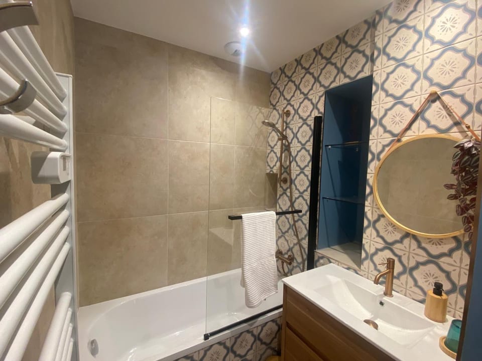Bathroom, Bath