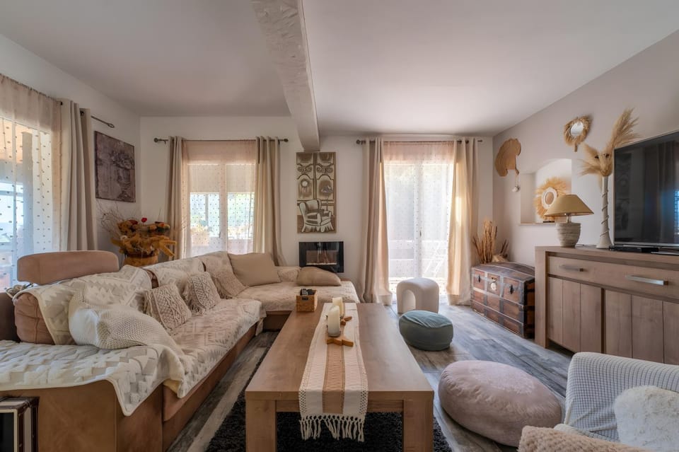Property building, Living room