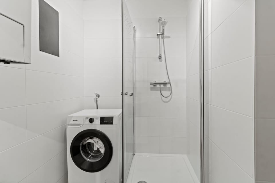 Spacious 3-BR, Near City Center and Metro U4 Apartment in Vienna