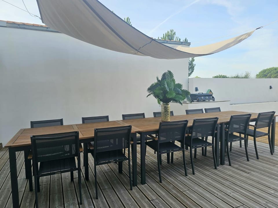 Patio, Dining area