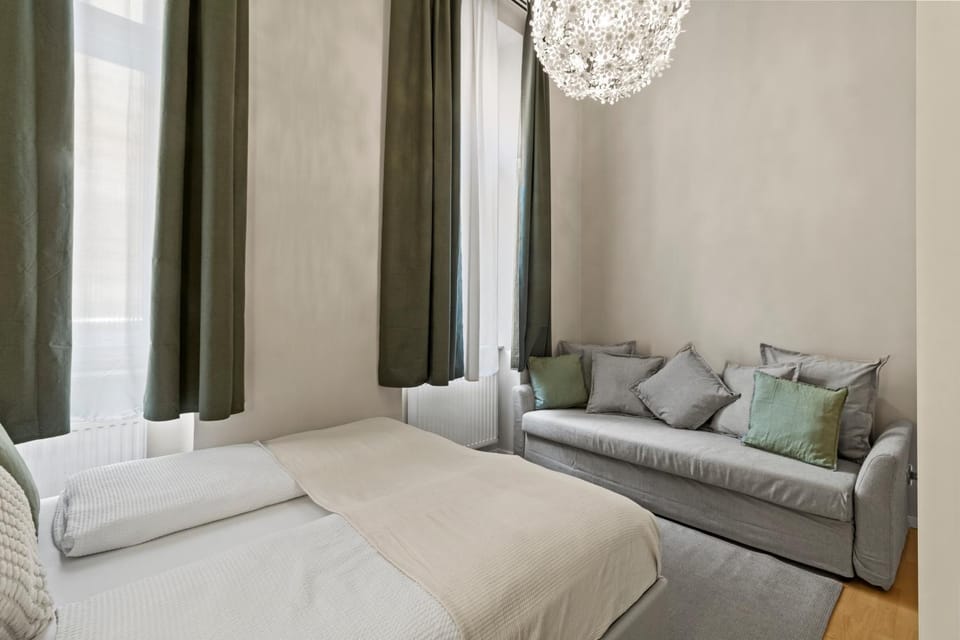 Modern 3-BR Apartment, Near Metro U4 and Danube Apartment in Vienna