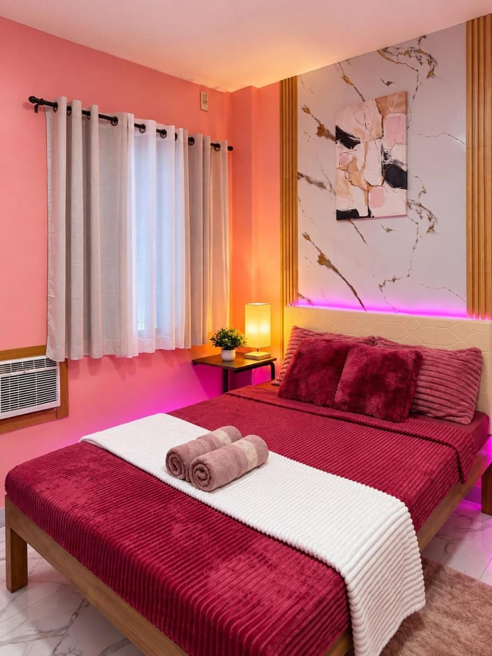 Cozy Velvet Pink Sanctuary, Blush Glow Cozy Studio Bed and Breakfast in Puerto Princesa
