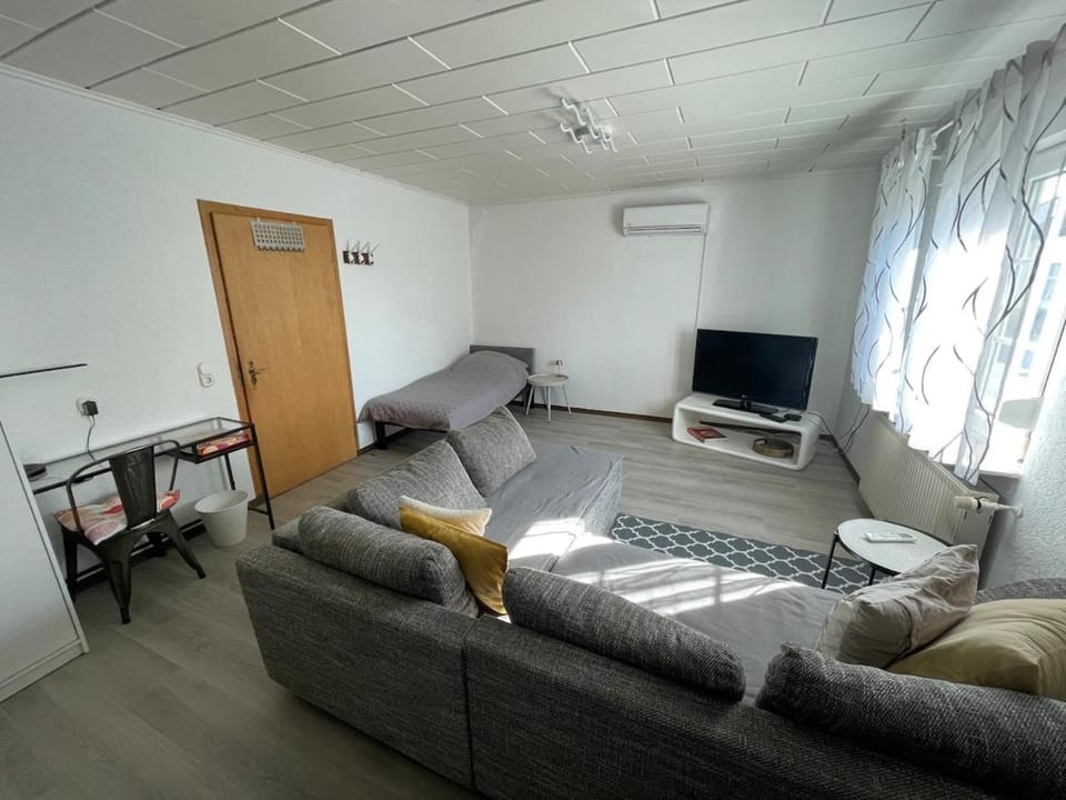 TV and multimedia, Living room, air conditioner