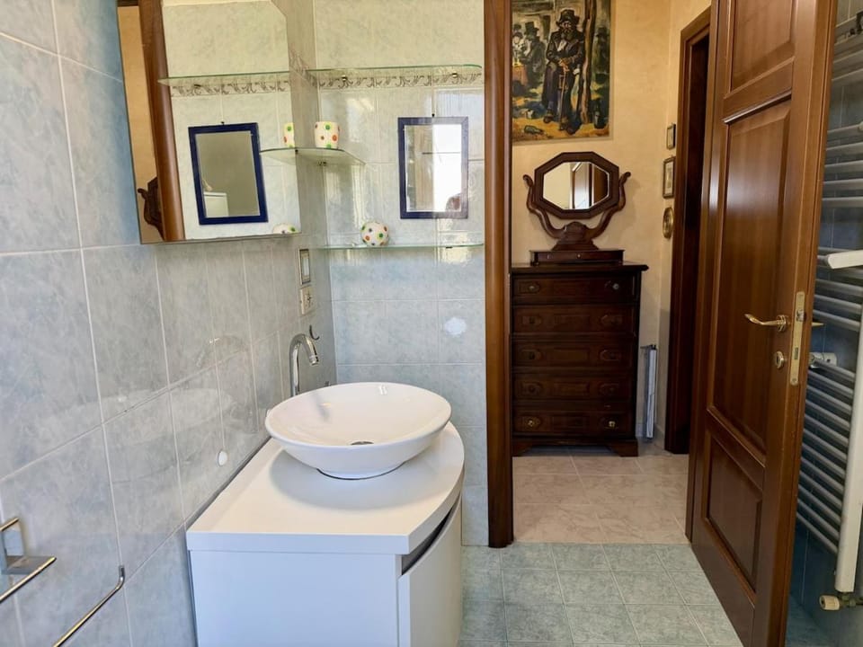 HOST4U IMperia - Casa Uccia Artallo Apartment in Imperia