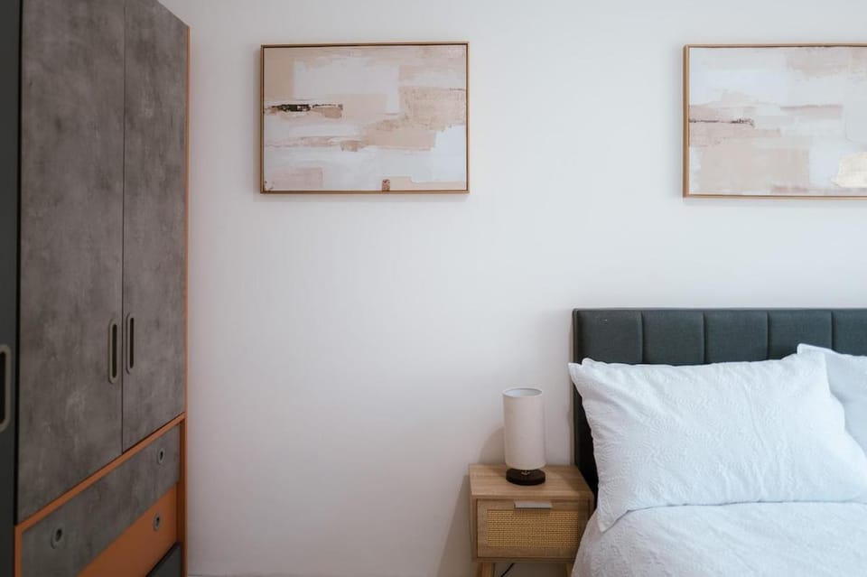 Stylish 3BR 2BA Shoreditch Flat Sleeps 7 N1 Apartment in London Borough of Islington