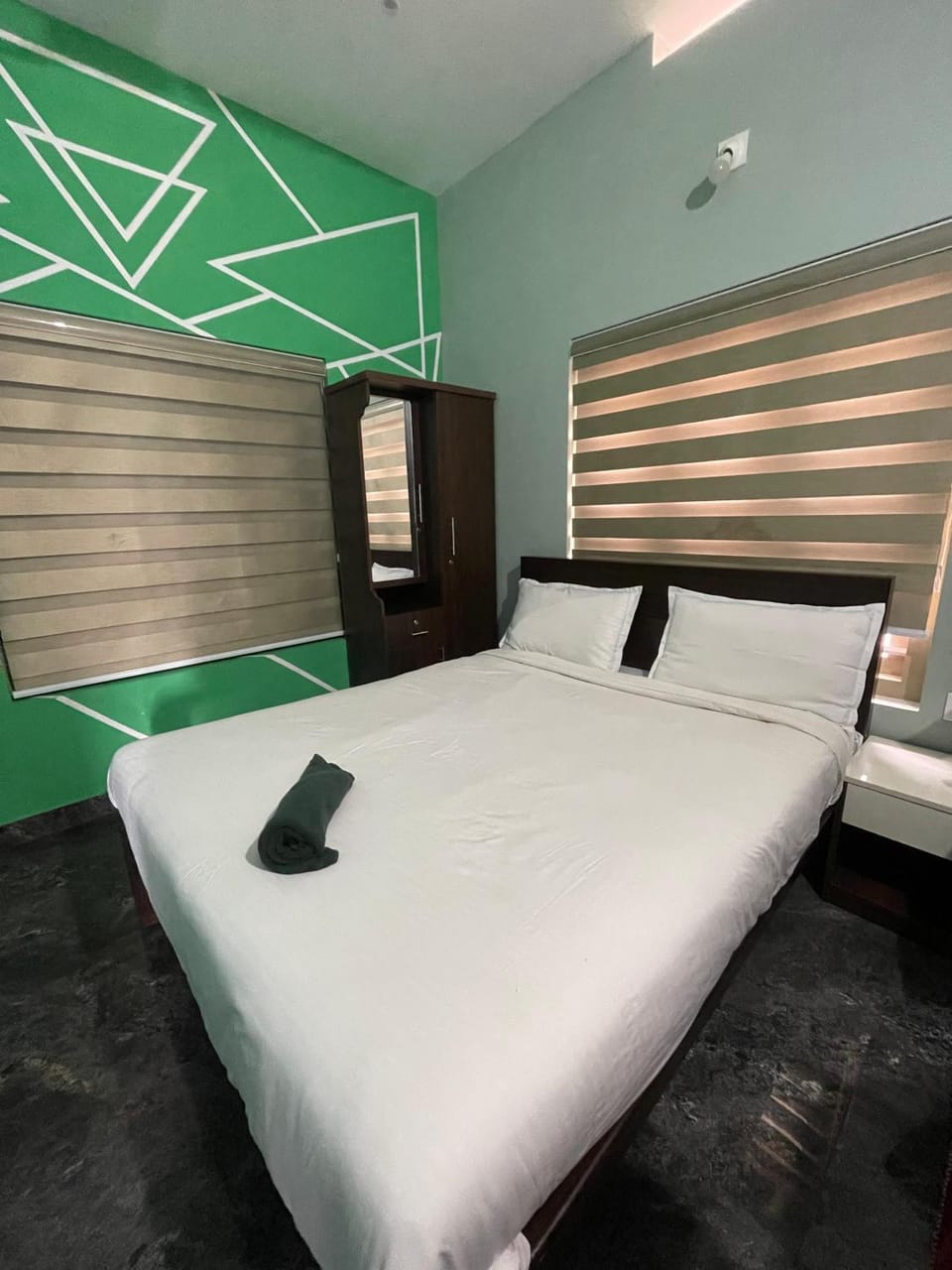 Bed, Photo of the whole room, Bedroom
