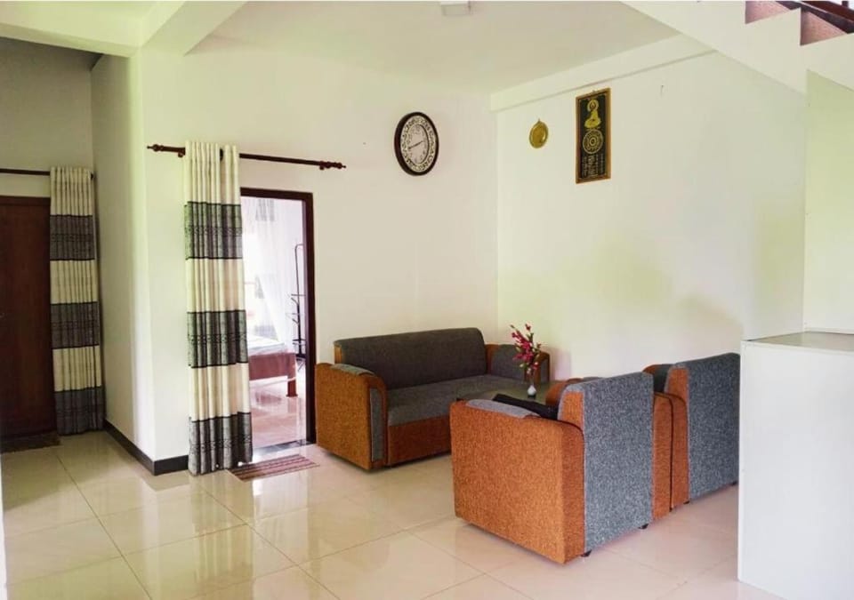 Island Breeze Villa - Deluxe Room Bed and Breakfast in Kamburugamuwa