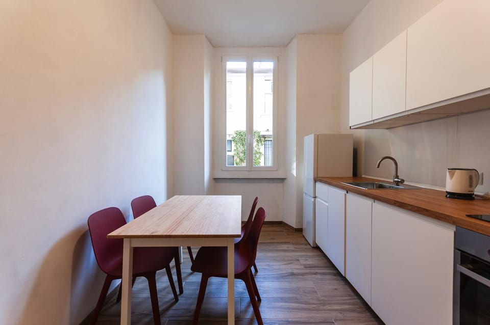 Youhosty - Tantardini 20 A Right Apartment in Milan