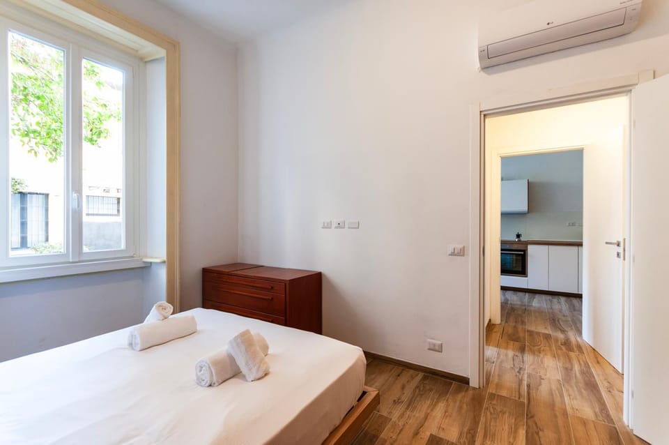 Youhosty - Tantardini 20 A Right Apartment in Milan
