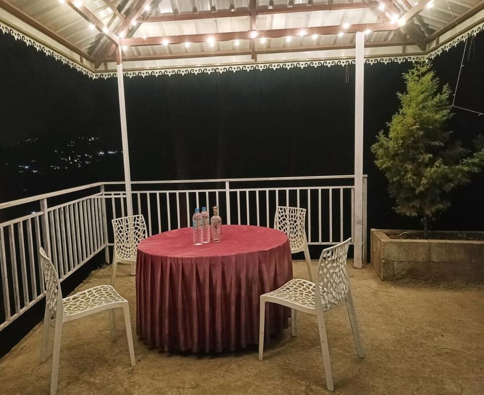 Emerald Nest Cozy 2BHK Hill Apartment Apartment in Himachal Pradesh