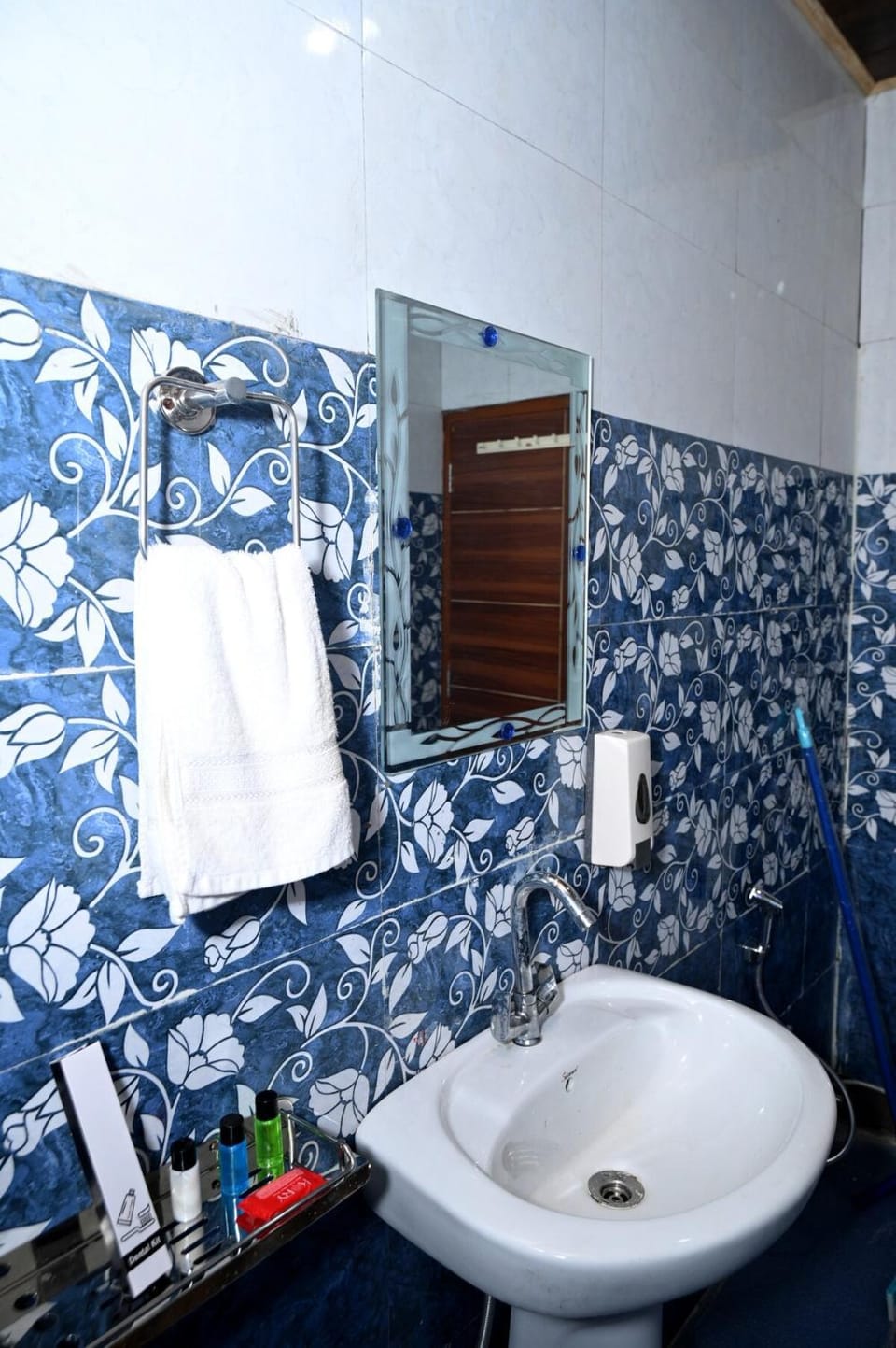 Emerald Nest Cozy 2BHK Hill Apartment Apartment in Himachal Pradesh