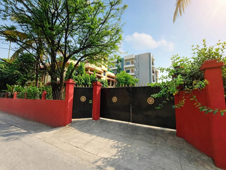 Property building, Facade/entrance