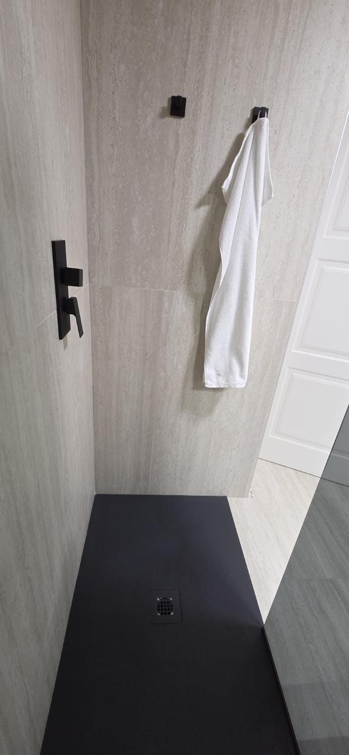 Shower, towels