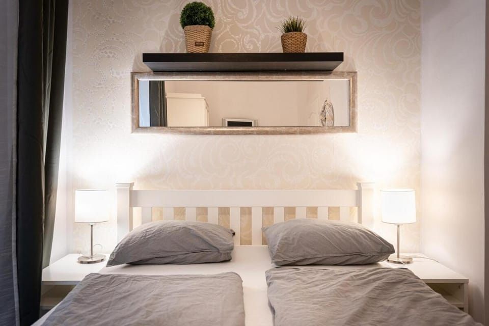 The White - 2BR apt, close to everything Apartment in Budapest