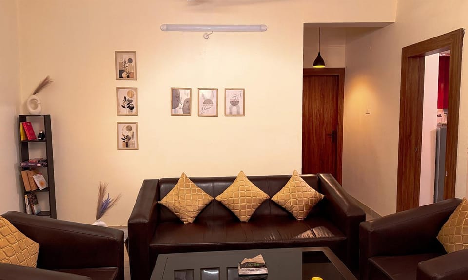 THE CRIB Luxury 3BHK for Groups & Family Apartment in India