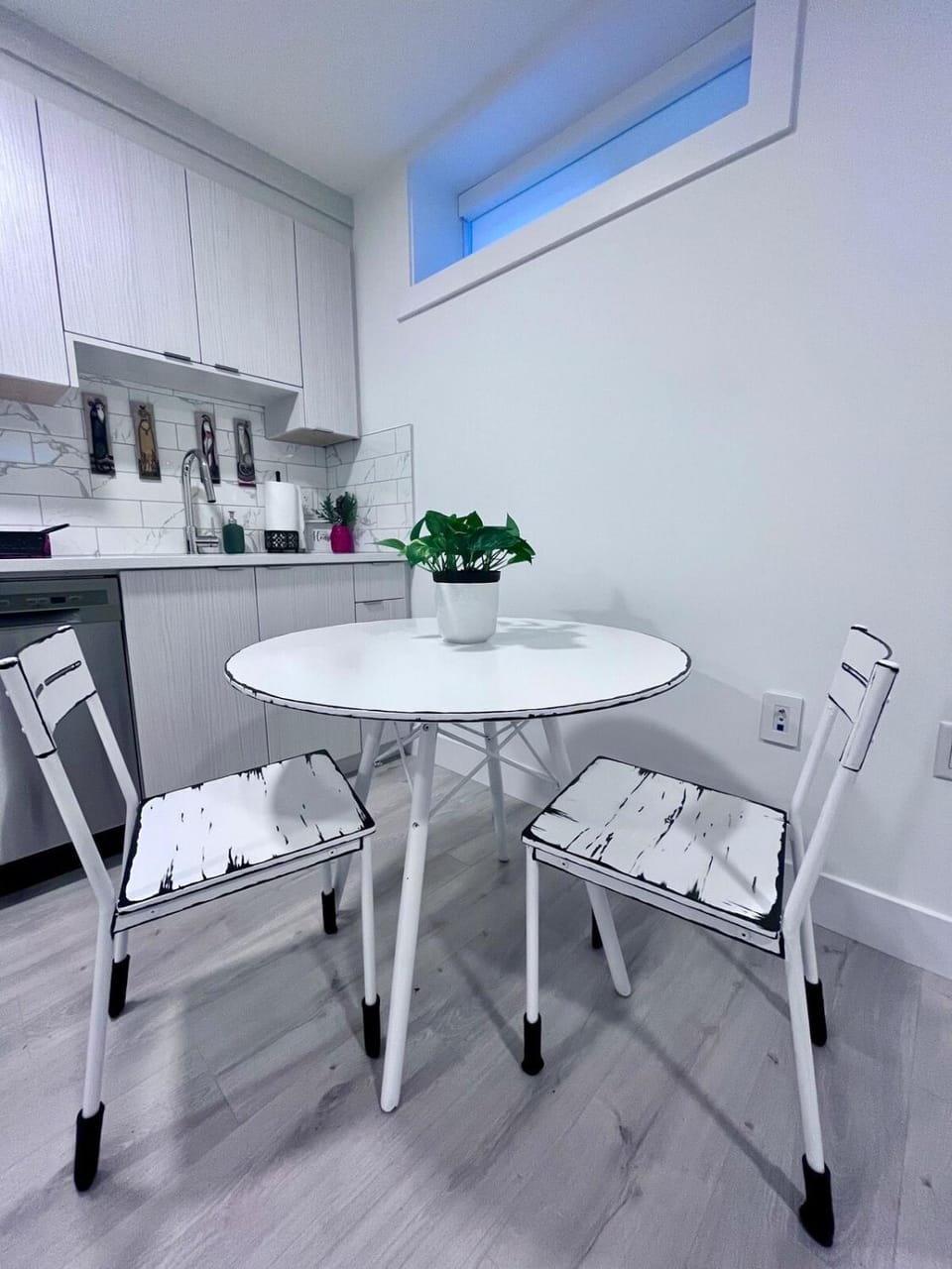 Private Suite Near UBC Walk to Shops and Transit Apartment in Vancouver