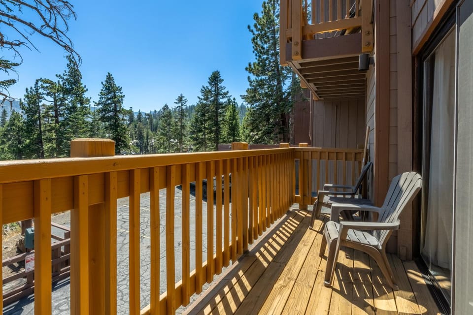 Day, Natural landscape, Balcony/Terrace, Mountain view