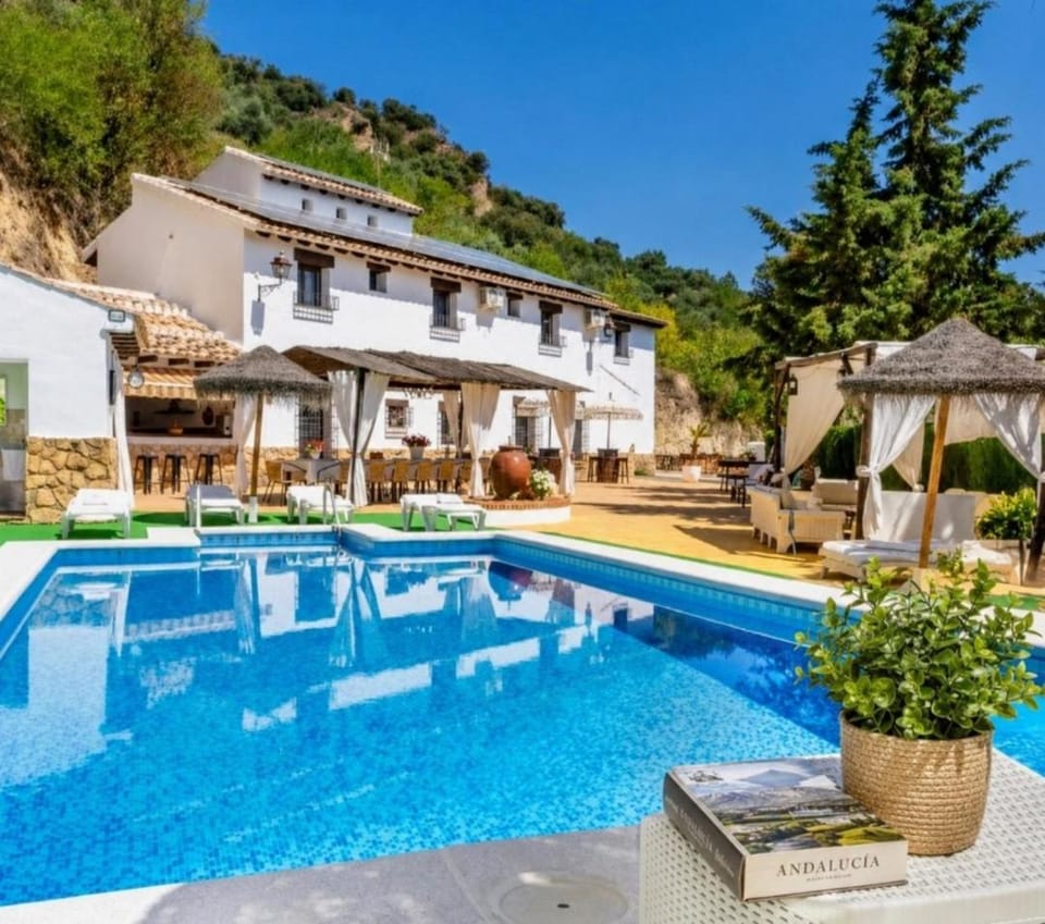 CaSA RURAL IRATXE MONTEFRIO House in Andalusia
