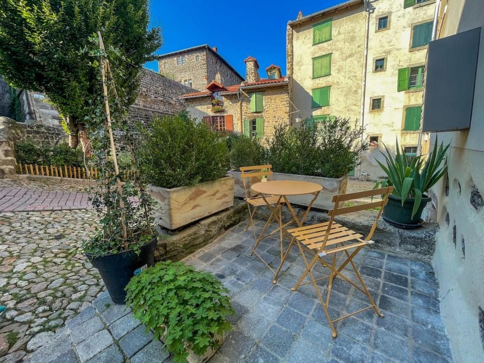 Dolce Vita du Puy - Wifi Ground floor Apartment in Auvergne-Rhône-Alpes