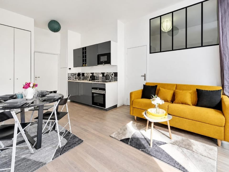 Cozy Apartment for 4 Bercy Porte de Charenton Apartment in Charenton-le-Pont