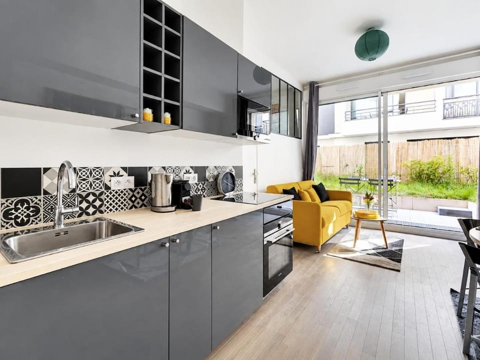 Cozy Apartment for 4 Bercy Porte de Charenton Apartment in Charenton-le-Pont