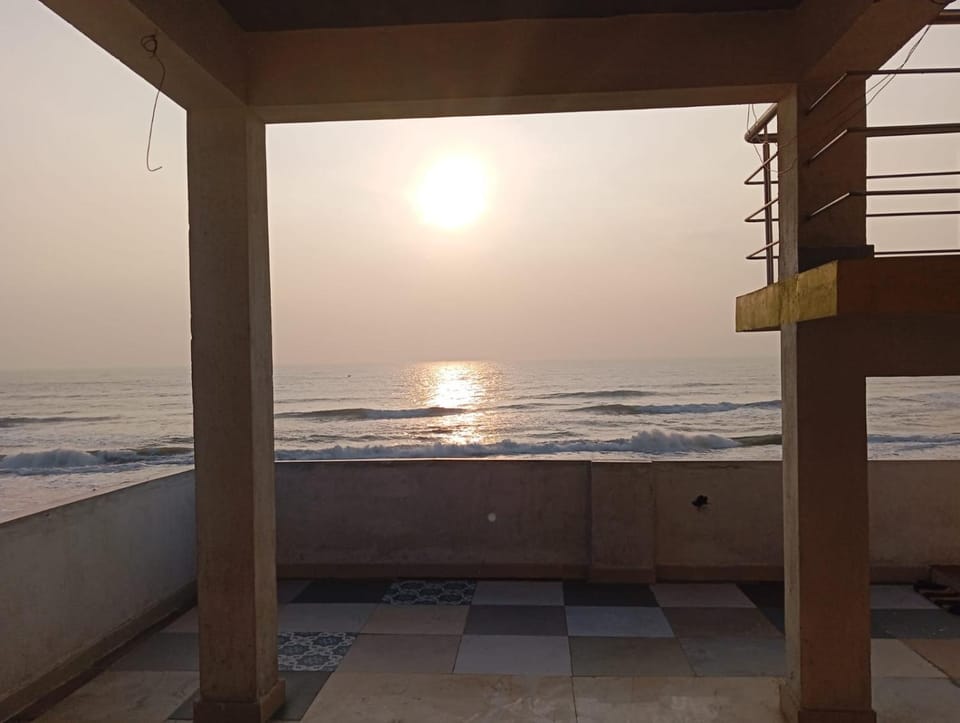 waves uthandi Bed and Breakfast in Chennai