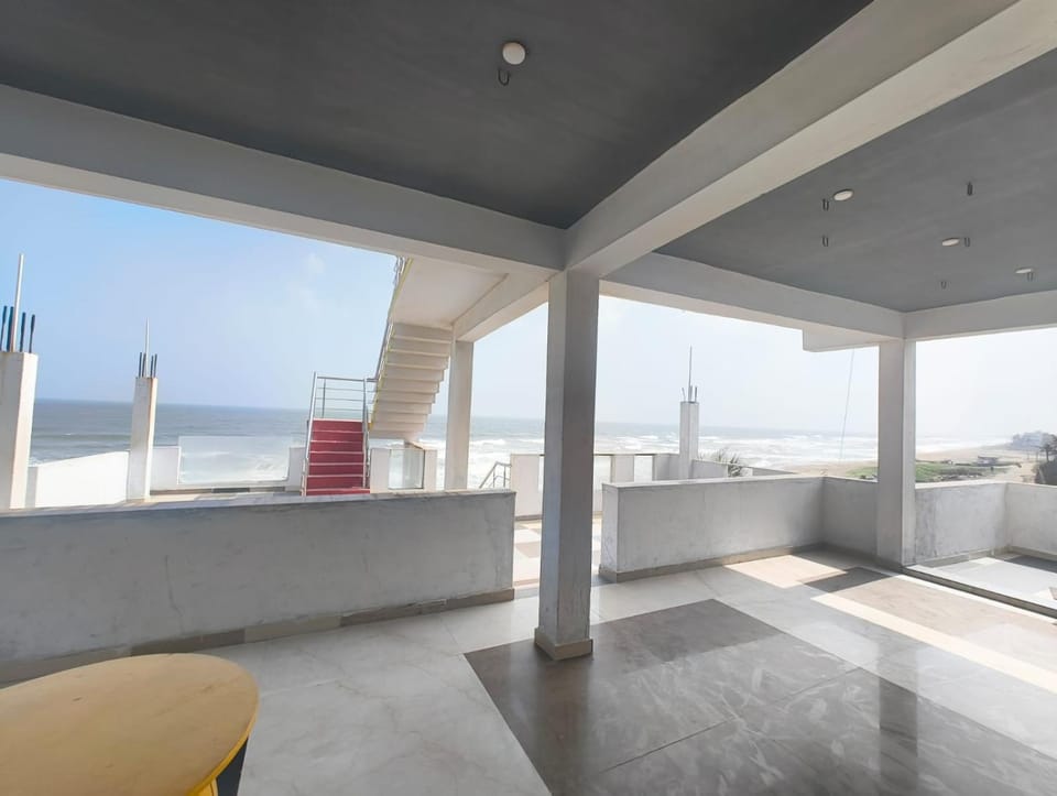 waves uthandi Bed and Breakfast in Chennai
