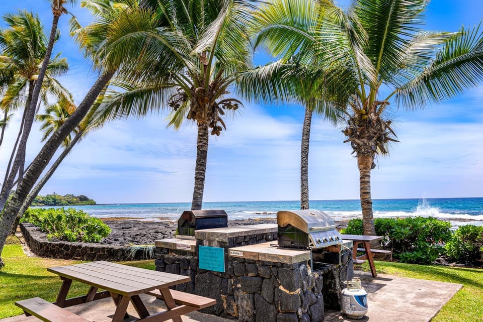 Oceanfront Kona Bali Kai 214 - Pool, Hot Tub, AC, WIFI, Laundry, Banyans Beach House in Holualoa