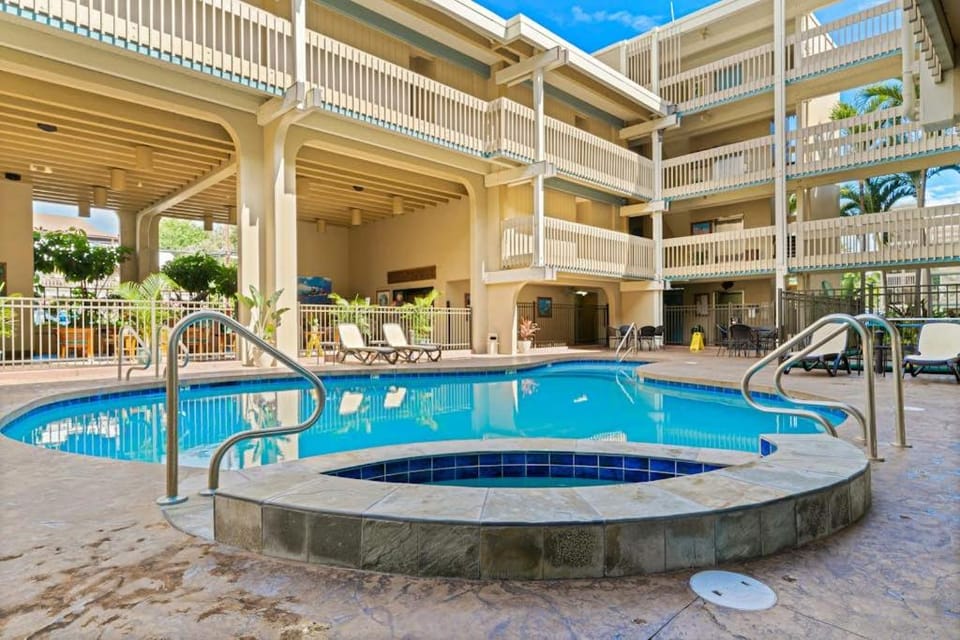 Patio, Hot Tub, Hot Tub, Pool view, Swimming pool