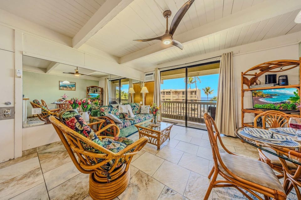 Balcony/Terrace, Living room, Seating area, Dining area, Sea view