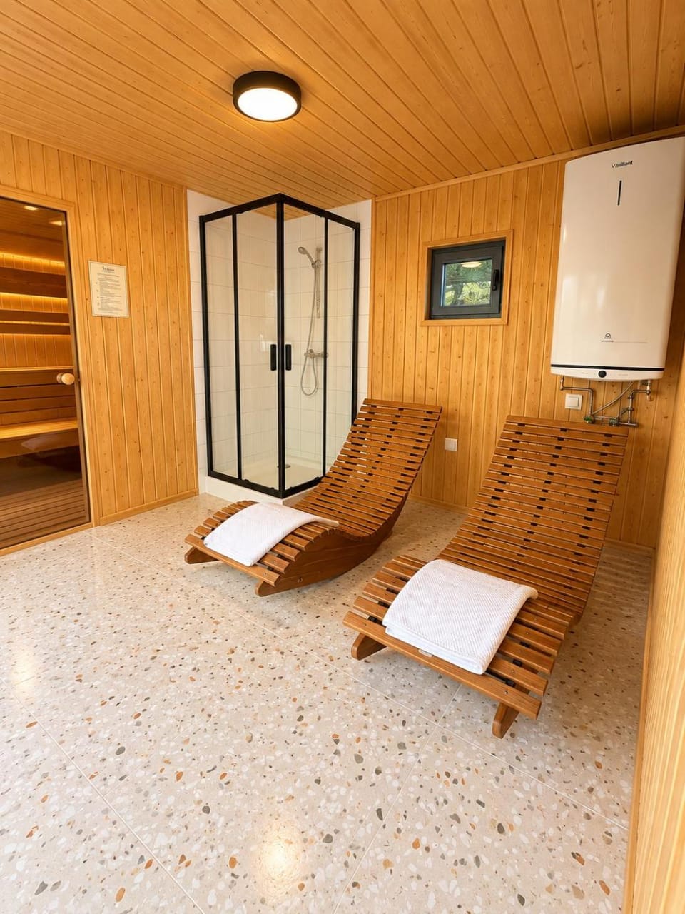 Sauna, towels