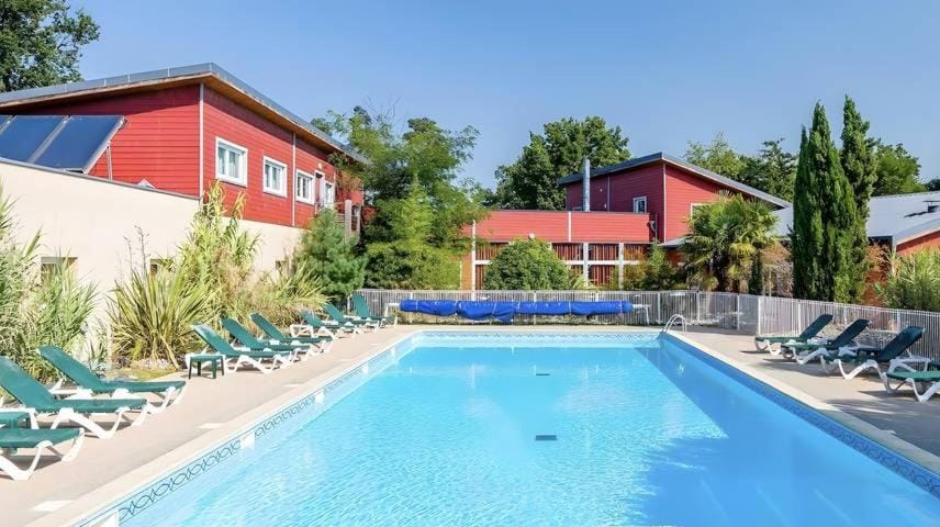 Cottage for 6 people - Swimming pool - Chaveignes Apartment in Centre-Val de Loire