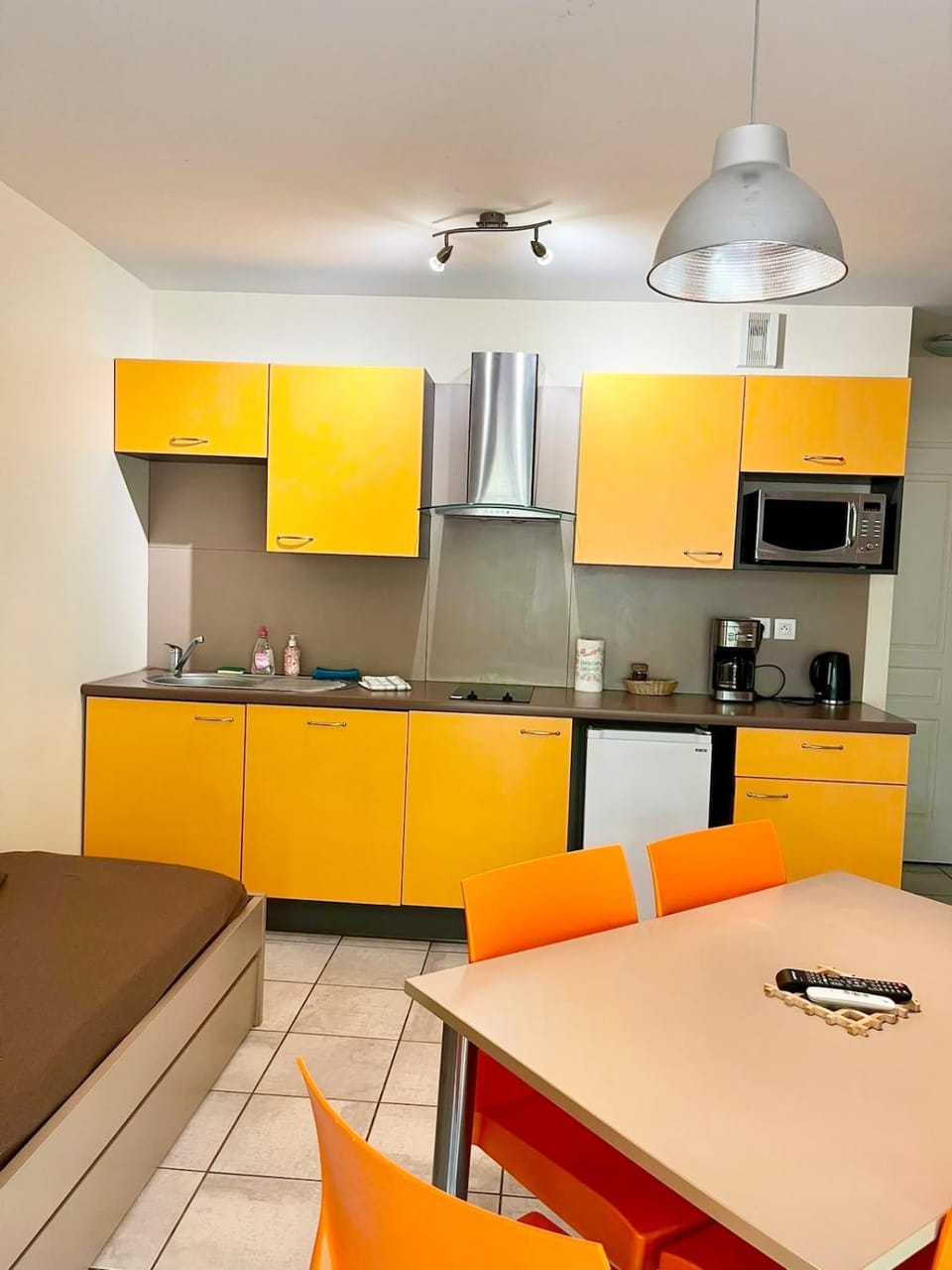 Cottage for 6 people - Swimming pool - Chaveignes Apartment in Centre-Val de Loire