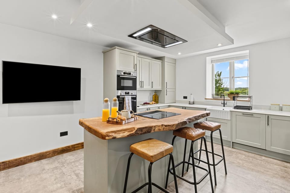 TV and multimedia, Coffee/tea facilities, Kitchen or kitchenette, oven, toaster
