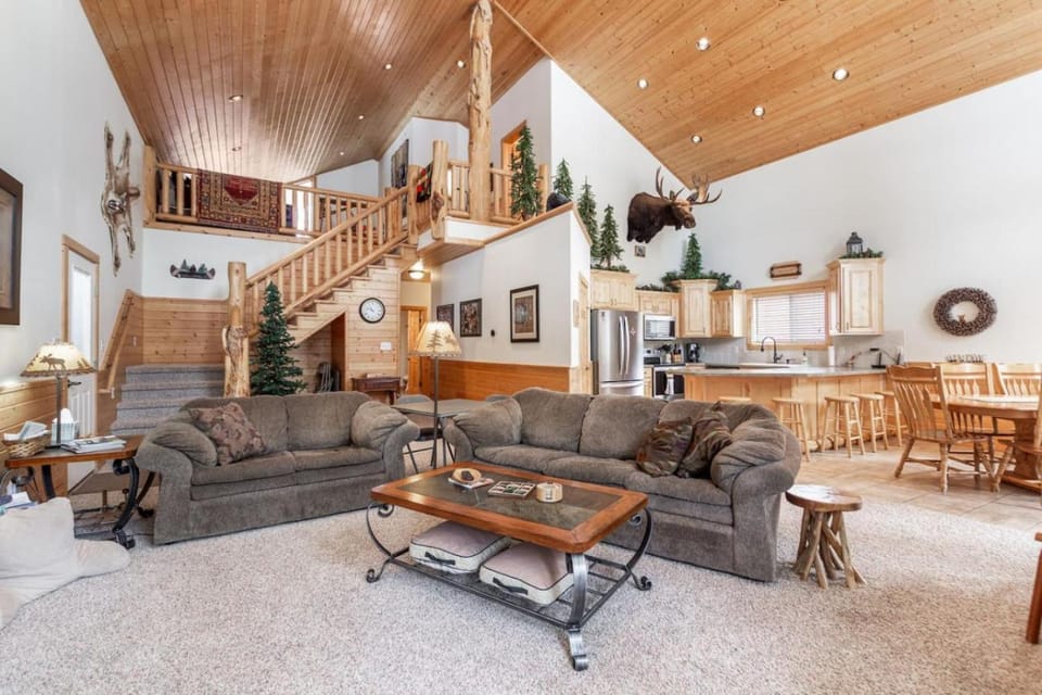 Paradise In The Pines-Hot Tub House in Idaho