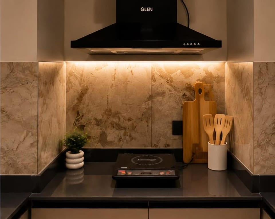RiverOak Nest - Private Luxury Stay - Self Check-In Apartment in Noida