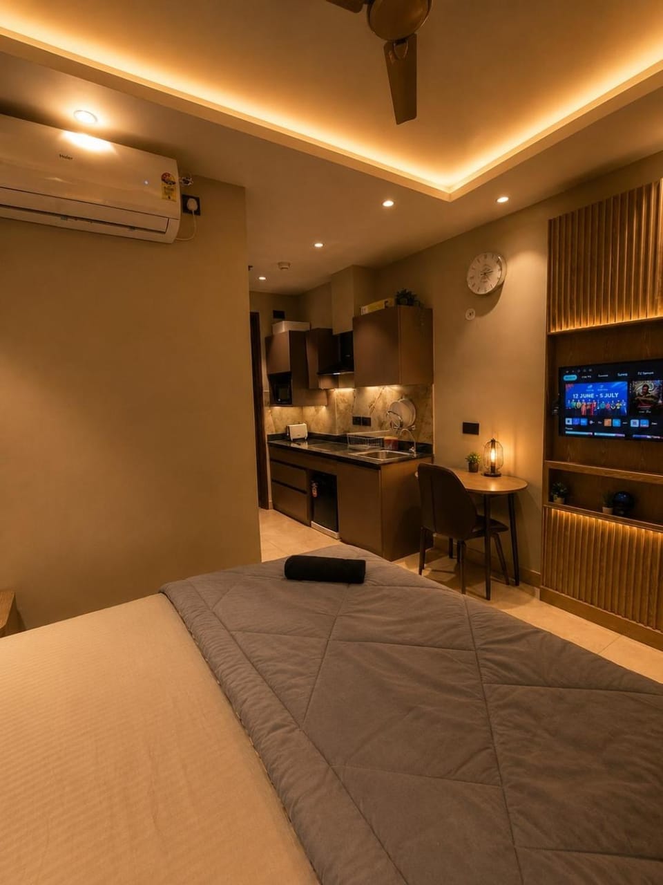 RiverOak Nest - Private Luxury Stay - Self Check-In Apartment in Noida
