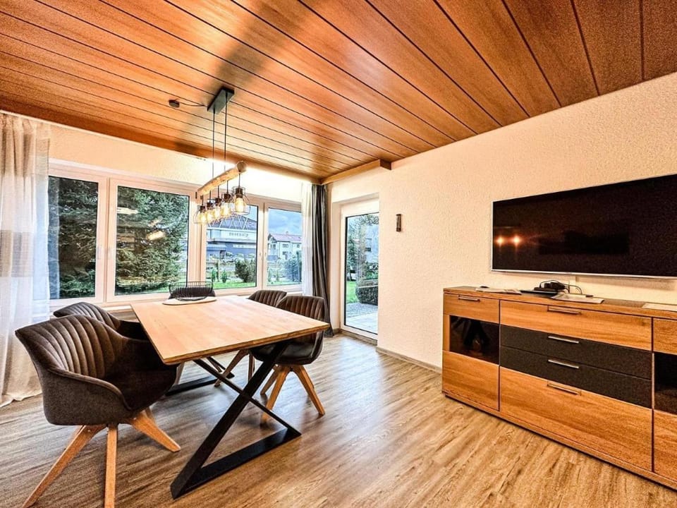 TV and multimedia, Dining area, Evening entertainment
