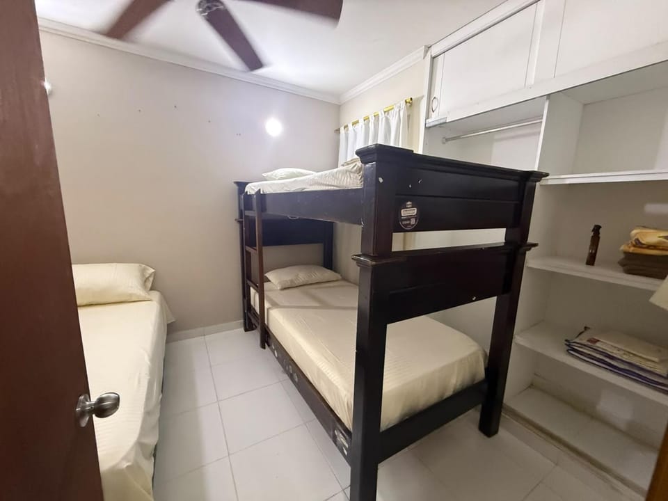 Bed, Bedroom, bunk bed