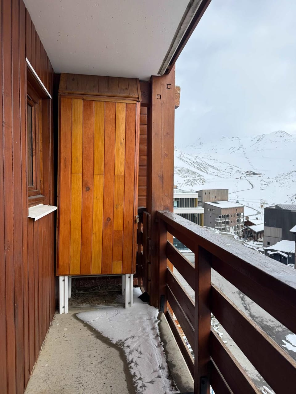 Residence Altineige, Ski In-Out with WiFi in Val Thorens, "V22" by Versant Collection Apartment in Les Allues