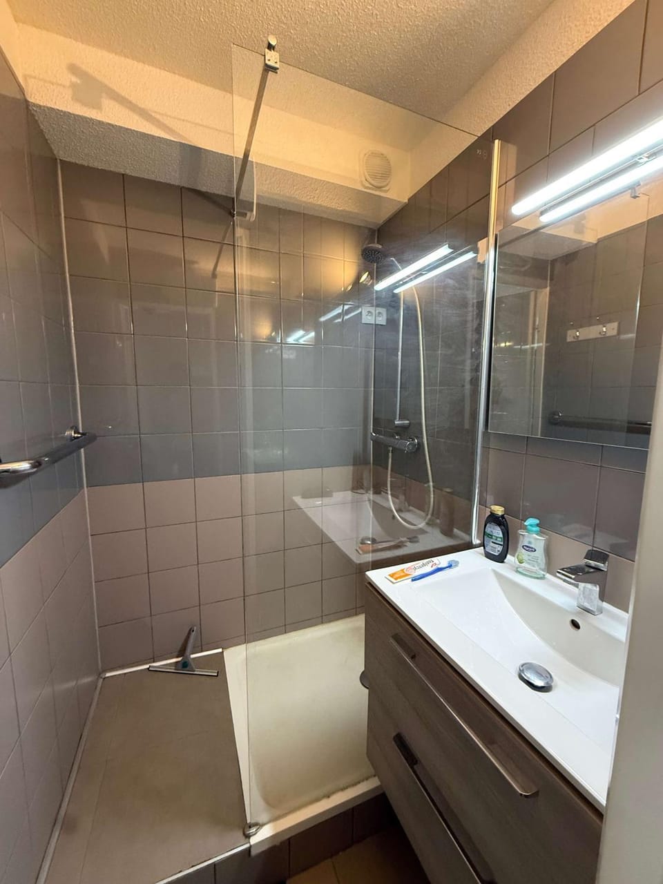Residence Altineige, Ski In-Out with WiFi in Val Thorens, "V22" by Versant Collection Apartment in Les Allues