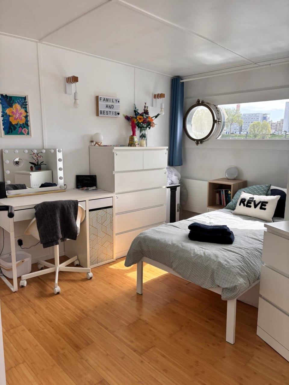 Bed, Bedroom